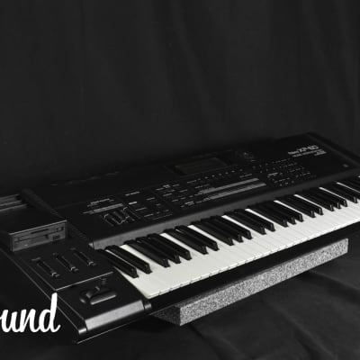Roland XP-60 Music Workstation Synthesizer in Very Good Condition.