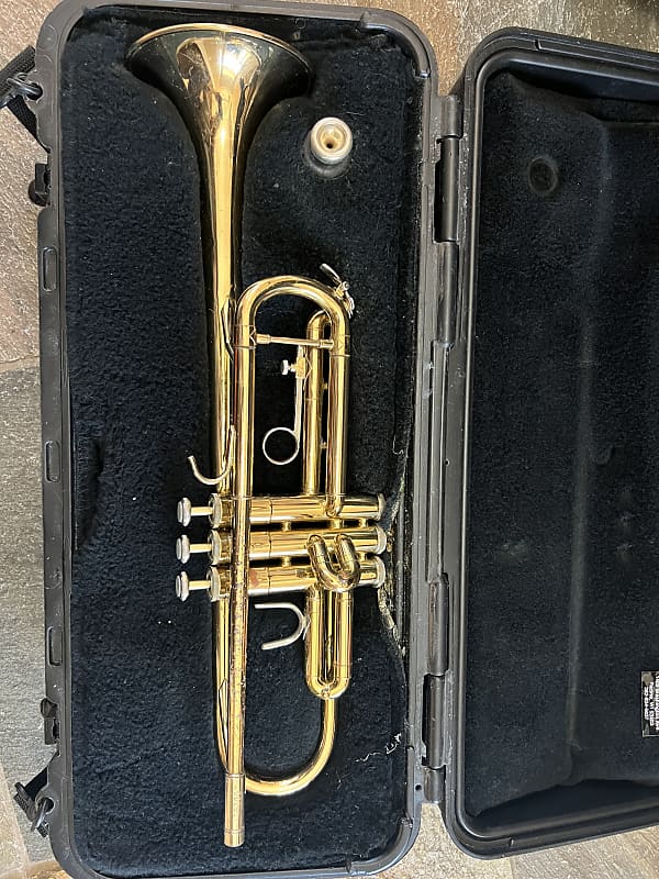 Bach TR300 Student Trumpet | Reverb