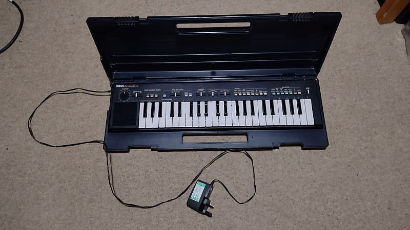 Yamaha PortaSound PS-400 1982 with hardcase | Reverb