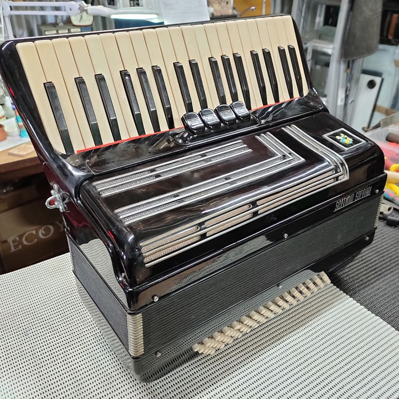 Settimio Soprani Piano Accordion, LMM, 37/80 Bass, Black