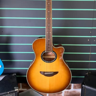 Yamaha APX700 Acoustic/Electric Guitar Vintage Cherry Sunburst