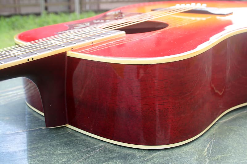 Morris Hummingbird MWH-03 RS 1980's Red Sunburst+ Hard Case and