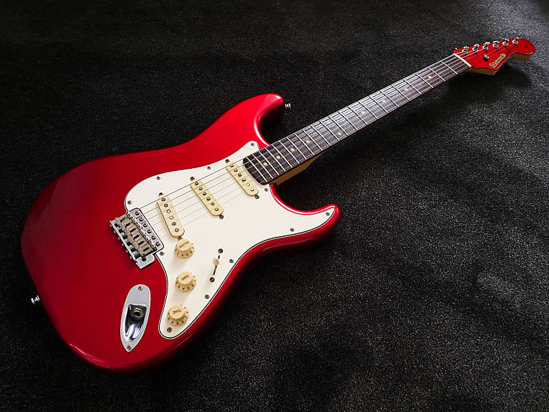 ESP Edwards E-SE-100R/LT 2014 Candy Apple Red Stratocaster ESP Edwards E-SE-100R/LT 2014 Candy Apple Red Stratocaster