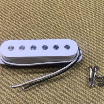 Squier Single Coil Guitar Pickup With White Pickup Cover & Mounting Hardware image 1