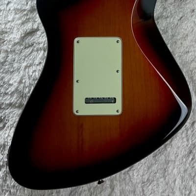 Fender Player Plus Meteora HH 3-Color Sunburst image 5