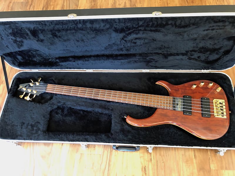 Modulus Quantum 5 Q5 Bass Guitar Bartolini pickups & NSTMB pre 1998 Chechen