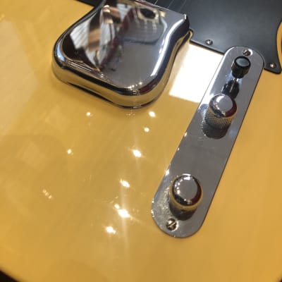 2017 Fender American Vintage '52 Telecaster Butterscotch Blonde image 3