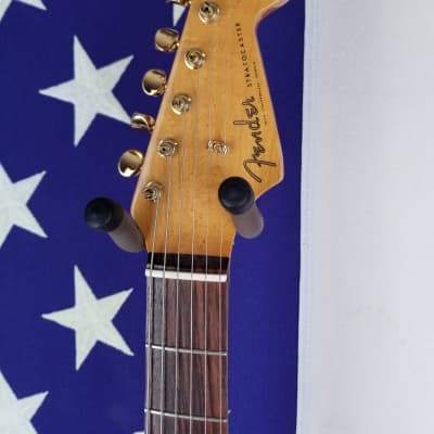 1990 Fender Custom Shop '62 Reissue Stratocaster - Rare Gold Sparkle Finish - Case + COA image 6