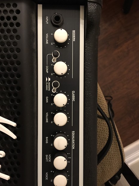 fab4 Marshall MB B30 Used MARSHALL MB SERIES B30 Bass Combo Amplifier