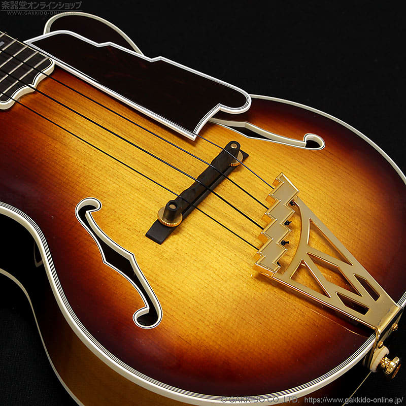 D'Angelico MU-1 SB Soprano Ukulele, Arched Solid Spruce Top & Flamed Maple  Back, Made in Japan