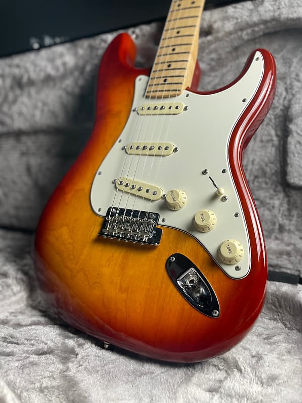 【美品】Fender strat American proffesional 1 Fender Limited Edition American Professional Stratocaster