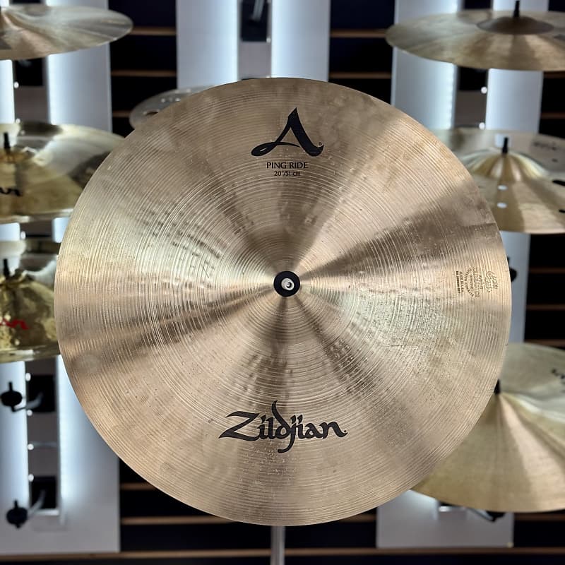 sing Yamaha SLG200N Nylon-String Silent Acoustic-Electric Guitar