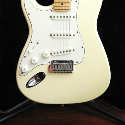 Fender Standard Stratocaster Olympic popular White Made in Mexico 2000