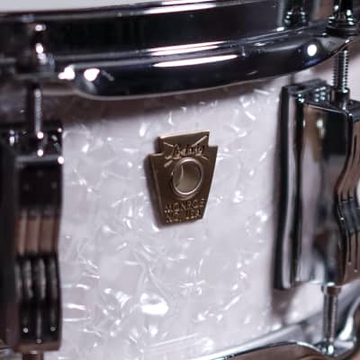 Ludwig 5" x 14" Classic Maple Snare Drum, White Marine Pearl image 3