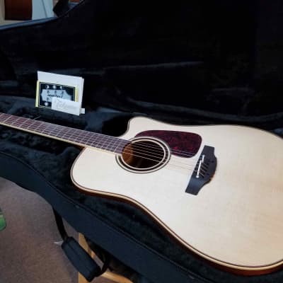 Takamine P4DC Pro Series Dreadnought Cutaway Acoustic/Electric Natural Gloss image 2