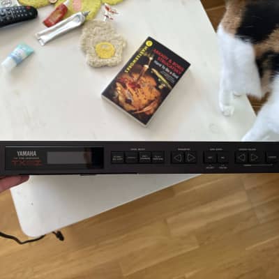 Yamaha TX81Z Rackmount FM Tone Generator 1987 - 1988 - Black