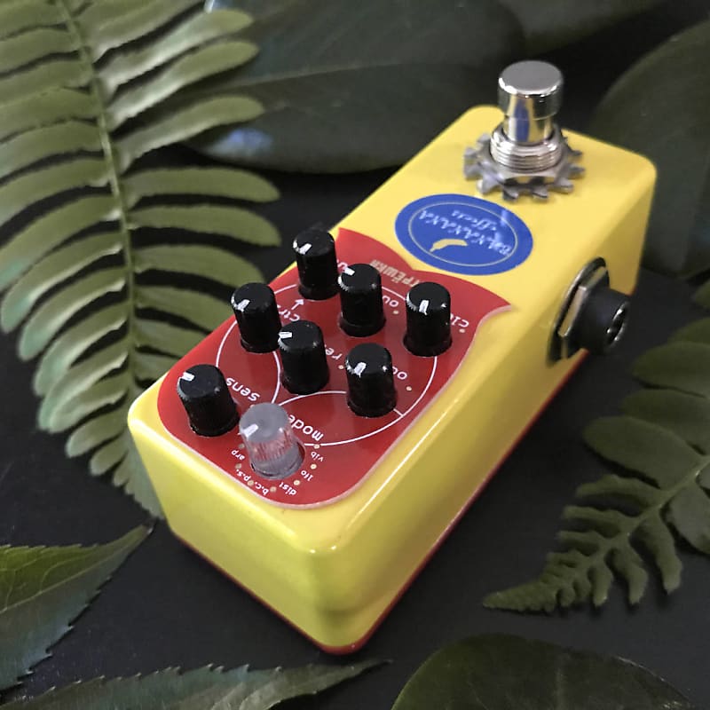 ベース BANANANA Effects MATRYOSHKA MATRYOSHKA BASS SYNTH PEDAL
