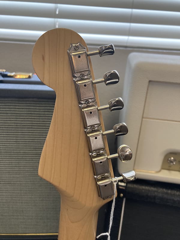 Fender Stratocaster (made in Japan) with Lindy Fralin