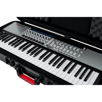 Gator TSA Series ATA Molded Polyethylene Keyboard Case for 49-note Keyboards GTSA-KEY49 image 7