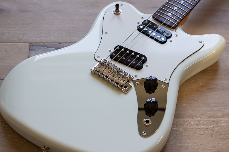 🇯🇵 2021 Fender Made in Japan Limited Edition Super-Sonic 🇯🇵 2021 Fender Made in Japan Limited Edition Super-Sonic