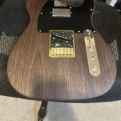 S.M. Wolk Custom Guitars & Basses Pickwicker-T Walnut Supreme 2024 - Oil image 1