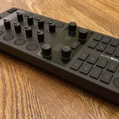Native Instruments Traktor X1 Mk3 DJ Controller Module 2023 Native Instruments Traktor X1 Mk3 DJ Controller Module 2023