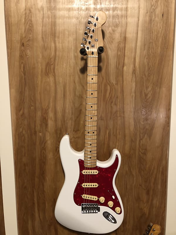 Fender Stratocaster  1995 White nitro crackle image 1