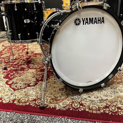 Yamaha 3pc Absolute Hybrid Maple Pure Black Drum Set image 2