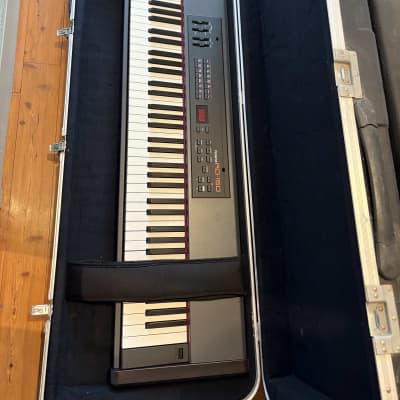 Roland RD-150 88-Key Digital Stage Piano 2000 - 2003 - Black