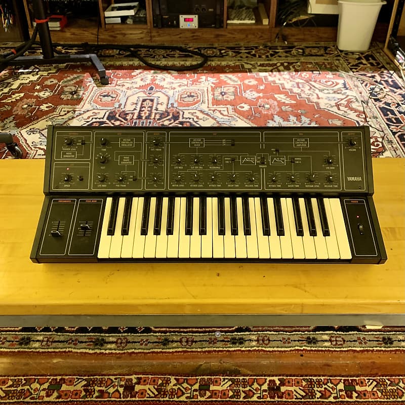 Yamaha CS-10 analog synthesizer c 1970’s Noir original vintage mij japan image 1