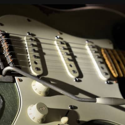Fender Stratocaster Mid 2000s - Heavy Relic - Green Sparkle image 11