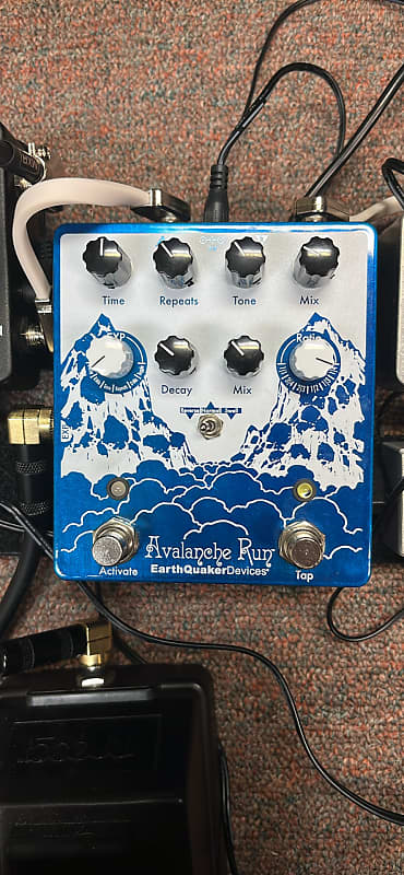 EarthQuaker Devices Avalanche Run Stereo Reverb & Delay with Tap Tempo V2