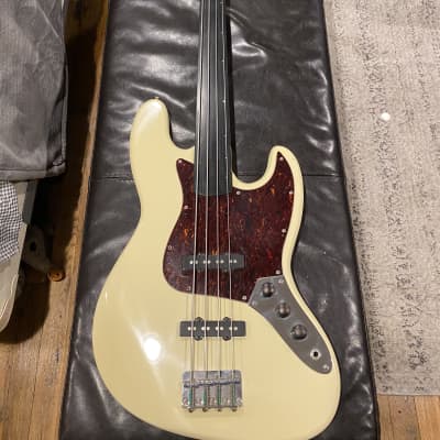 Hohner J Bass F1 image 2