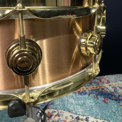 DW 5.5"x14" Heavy Brushed Bronze Snare Drum, With Gold Hardware 2000s? - Brushed Bronze image 5
