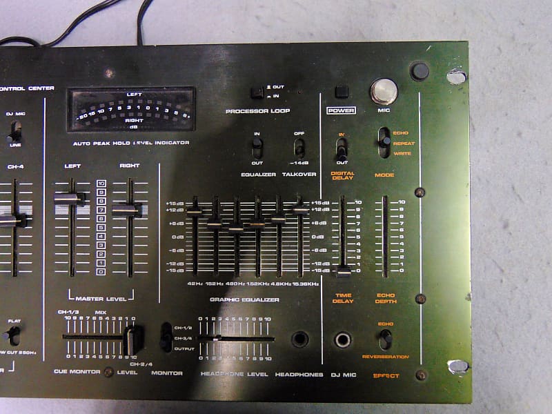 DJ機材 Numark DM1700T STEREO PRE-AMP Numark DM1700T Stereo Preamp Control Center (see Description