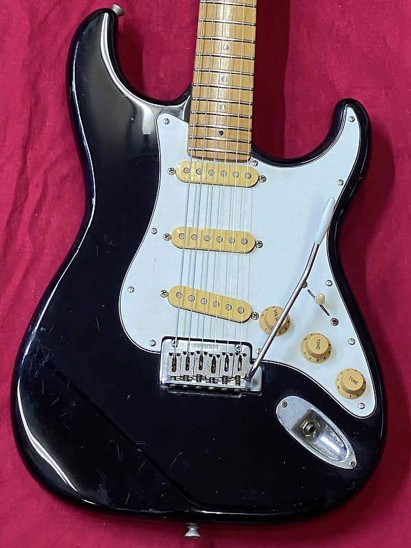 Fender Japan ST55M G Serial 1980's Medium Scale Electric Fender Japan ST55M G Serial 1980's Medium Scale Electric