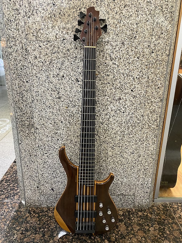 Nightingale Sixthru - 6 string bass guitar, Made in UK by Ernie Goodfellow,  GB Guitars | Reverb España