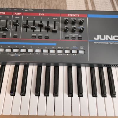 Roland Juno-X 61-Key Programmable Polyphonic Synthesizer 2022 - Present - Black