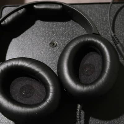 KRK KNS8400 Closed-Back Over-Ear Studio Headphones Foldable image 2