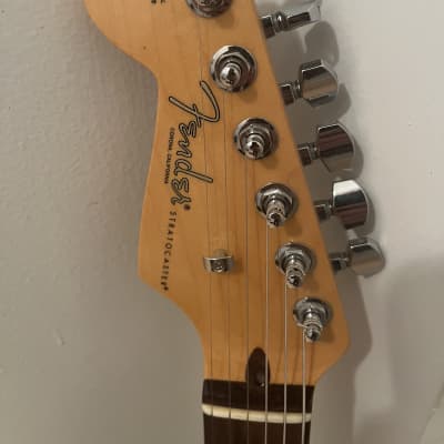 Fender American Professional II Stratocaster Left-Handed with Rosewood Fretboard 2020 - Present - Miami Blue image 6