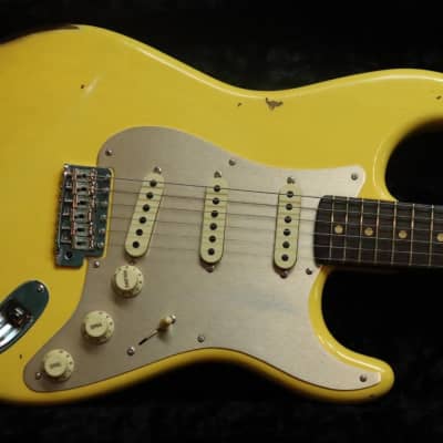Fender Custom Shop'60 Roasted Stratocaster Relic 2021 Graffiti Yellow image 3