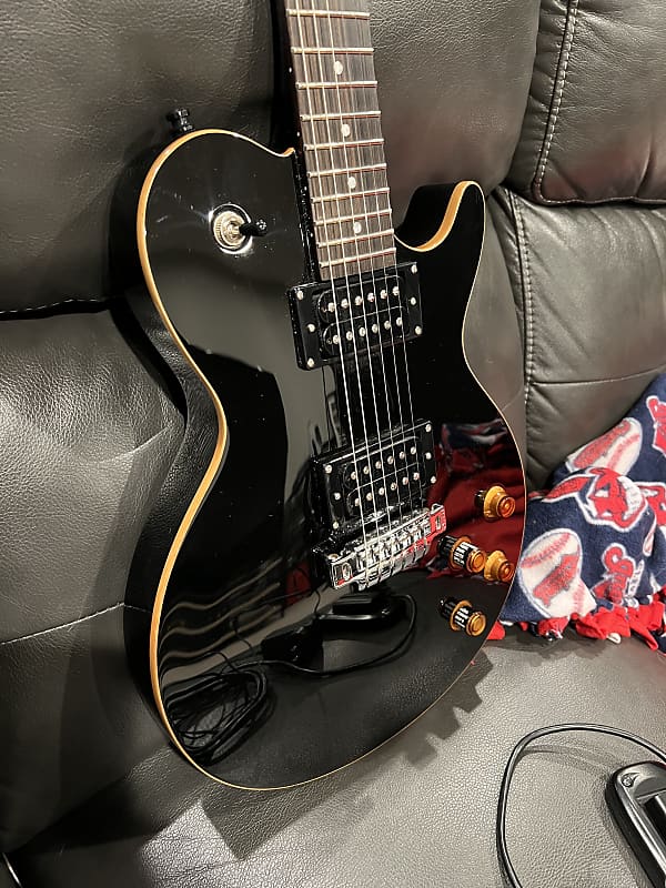 Line 6 JTV-59 James Tyler Variax Modeling Electric Guitar