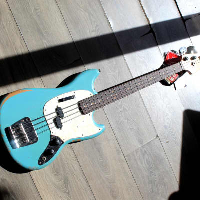FENDER Justin Meldal-Johnsen Road Worn Signature Mustang Bass,  Faded Daphne Blue, GIGBAG, 3, 80 KG for sale