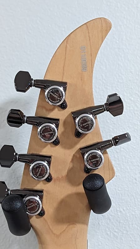 Chatting Bird - Design by Caparison CDE-HH (Dellinger clone