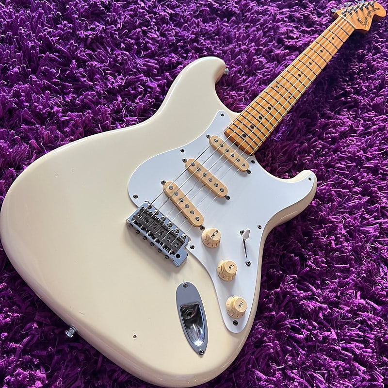 1986 Squier Stratocaster SST-30 Stratocaster Vintage White