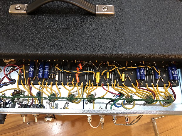 Vibro deluxe magic amps on sale