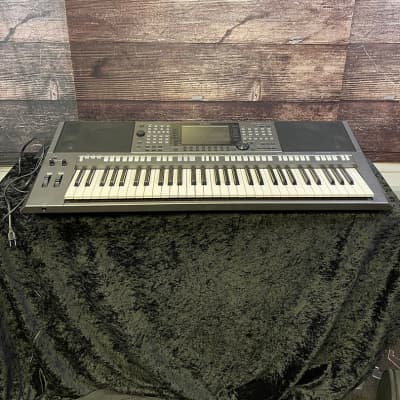 Yamaha PSR S770 Workstation Keyboard (Tampa, FL)