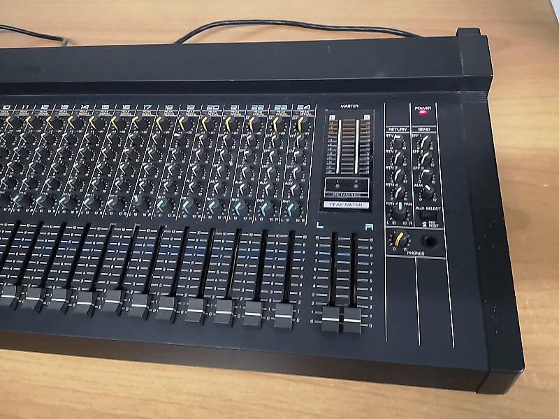Roland M240 Line Mixer | Reverb Czechia