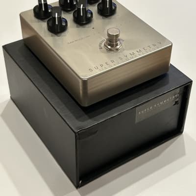 Darkglass Electronics Super Symmetry Compressor - Pedal on ModularGrid