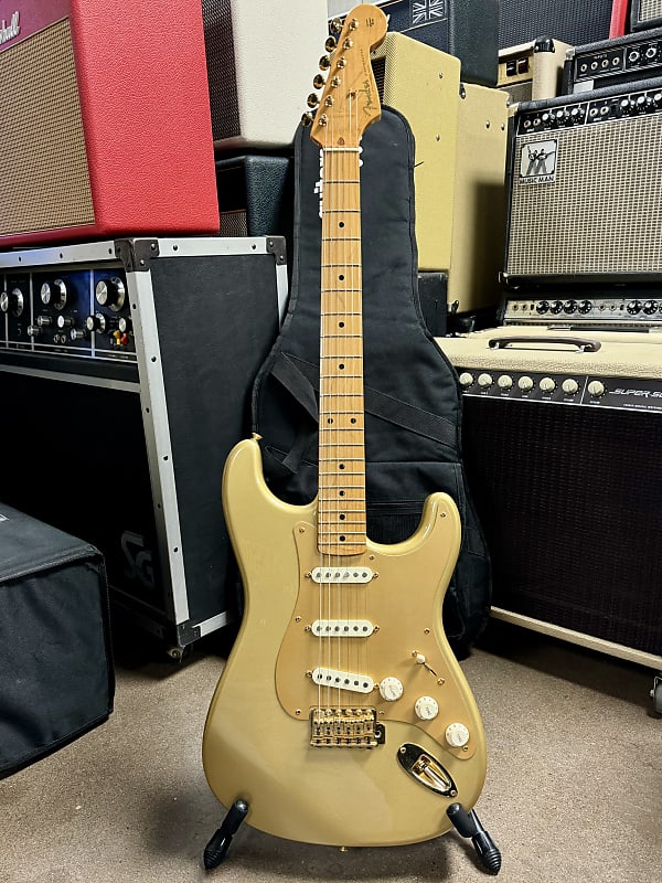 Fender 50th Anniversary Stratocaster 2004 - Aztec Gold